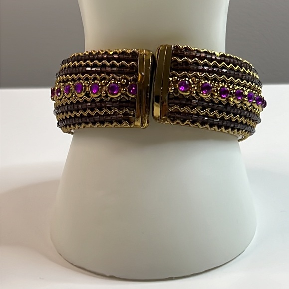 90s Vintage Purple Gold Tone Jeweled Rhinestone Beaded Bracelet with Spring - Picture 4 of 15